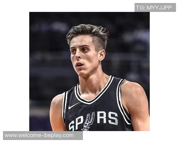 科林斯首发六场表现平平期待未能兑现命中率低迷引发关注