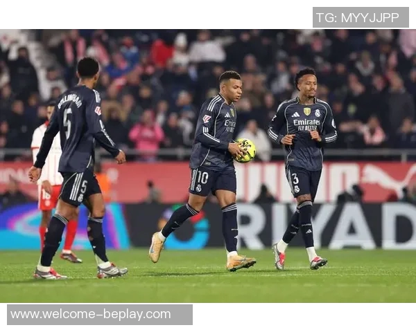 记者报皇马训练:米利唐赫伊森贝林厄姆塞巴略斯缺席 记者报皇马训练:米利唐赫伊森贝林厄姆塞巴略斯缺席